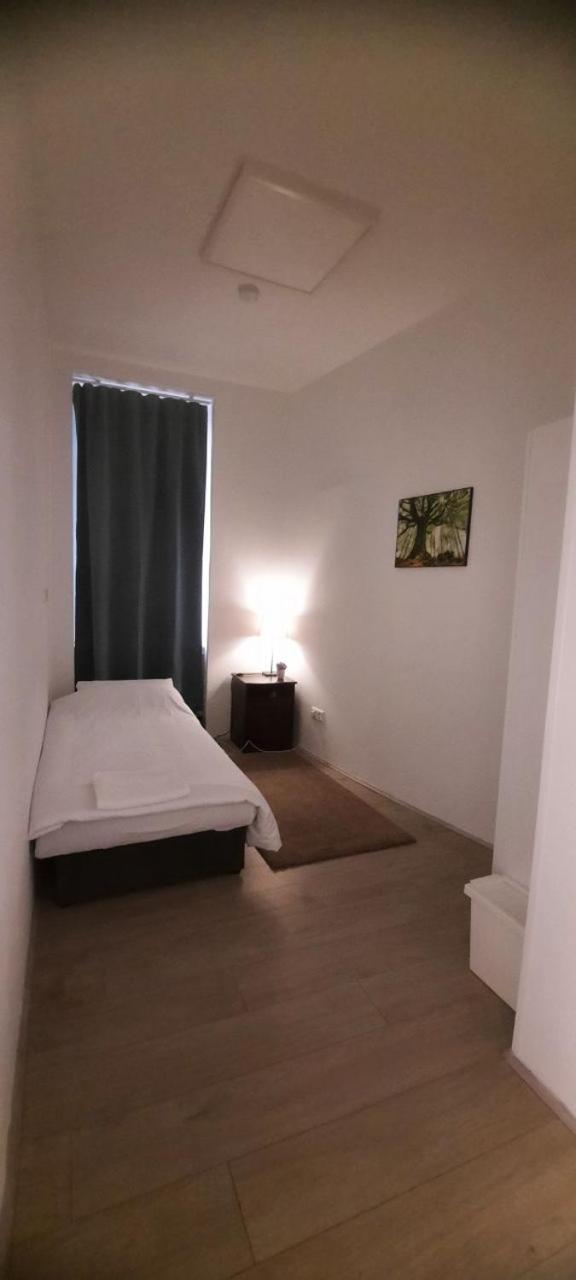 W&v Hostal Viena