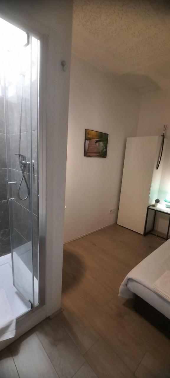 W&v Hostal